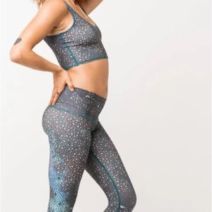 Teeki NWOT Mermaid  Patterned Leggings